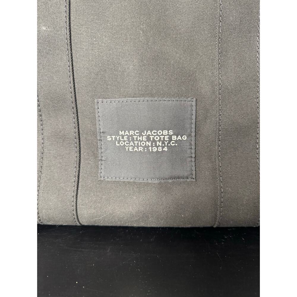 Marc Jacobs | The Large Canvas Tote Bag - Picture 9 of 16
